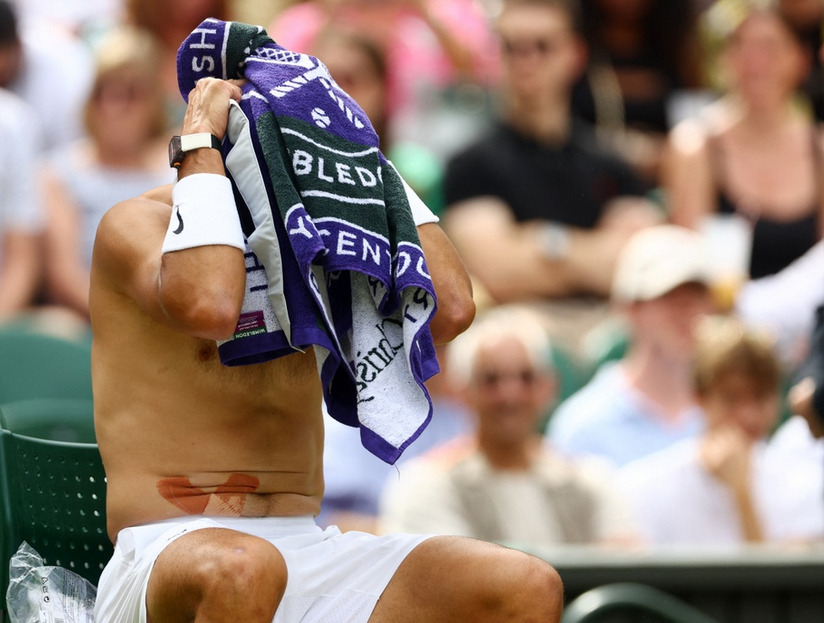 Nadal 'bỏ' trận bán kết Wimbledon vì chấn thương