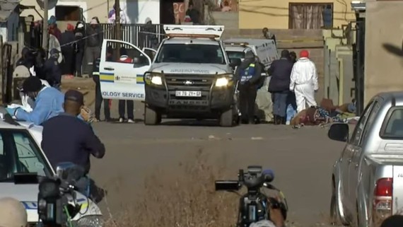 Xả súng tại Nam Phi, 15 người thiệt mạng