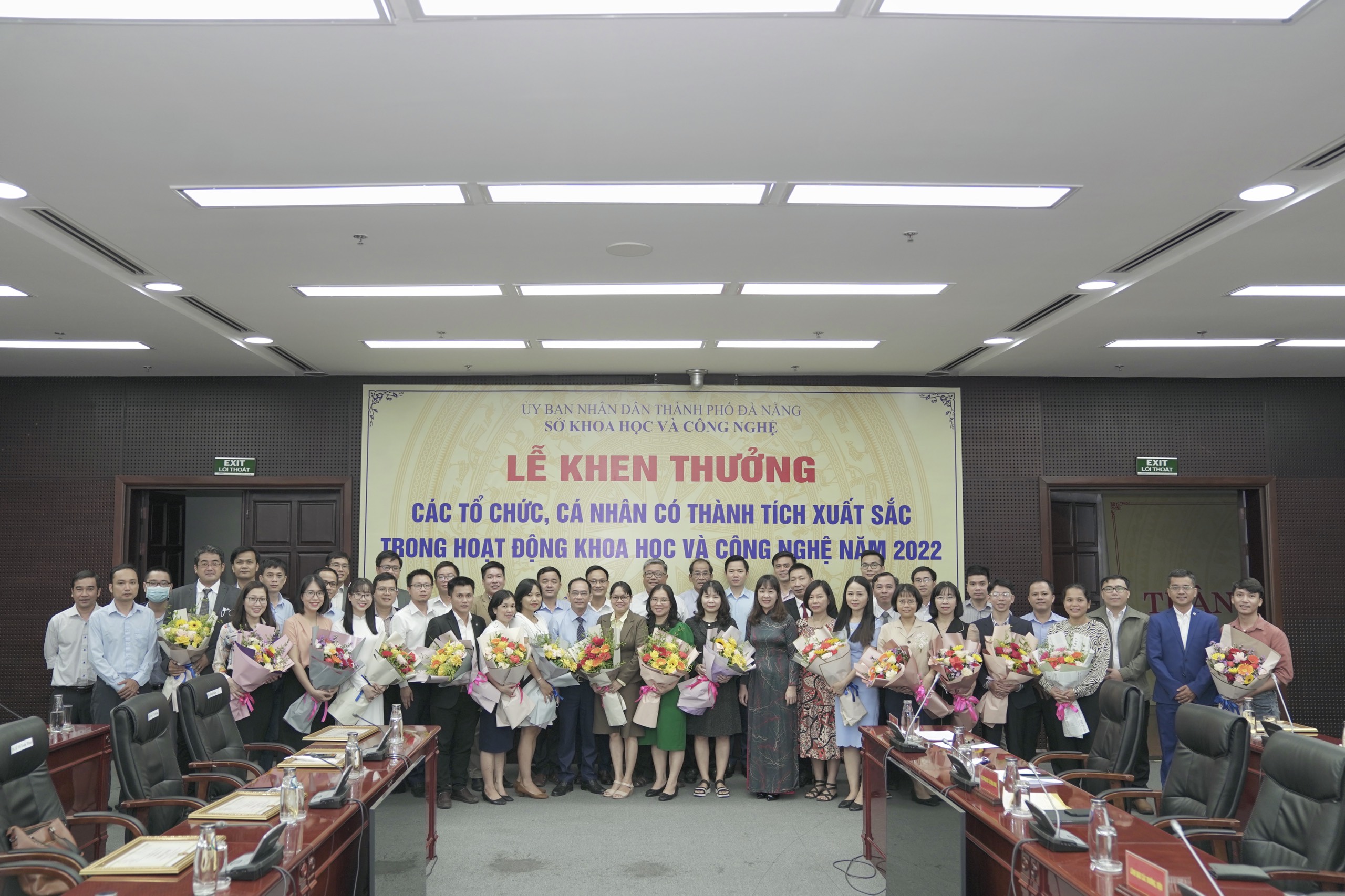 UBND thành phố nhận bằng khen chuyển đổi số của Liên hiệp các Hội Khoa học và Kỹ thuật Việt Nam