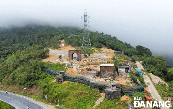 The project of preserving, restoring and promoting the value of Hai Van Gate relic covers an area of about 6,500m2 with a total cost of VND42 billion (US$1.8 million) investment, using funds from Da Nang and Thua Thien - Hue Province. Photo: XUAN DUNG