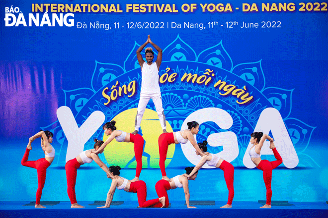 Cultural diplomacy activities contribute to bringing Da Nang's image to friends worldwide.  The recently-held Da Nang International Yoga Festival 2022 attracted many participants. Photo: PV