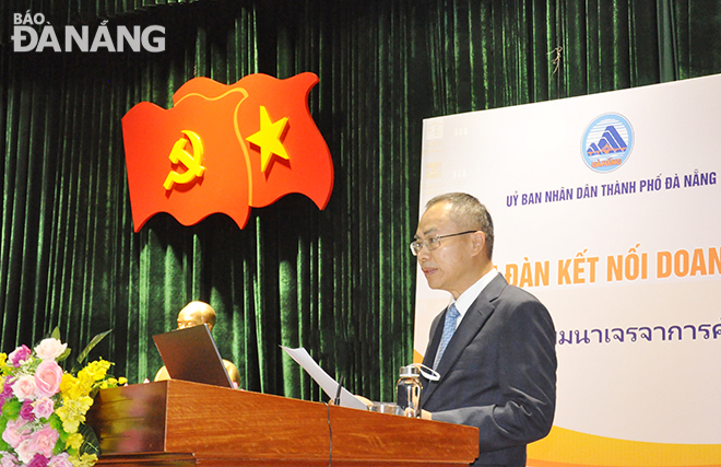 Đại sứ Việt Nam tại Thái Lan Phan Chí Thành phát biểu tại diễn đàn. Ảnh: THÀNH LÂN