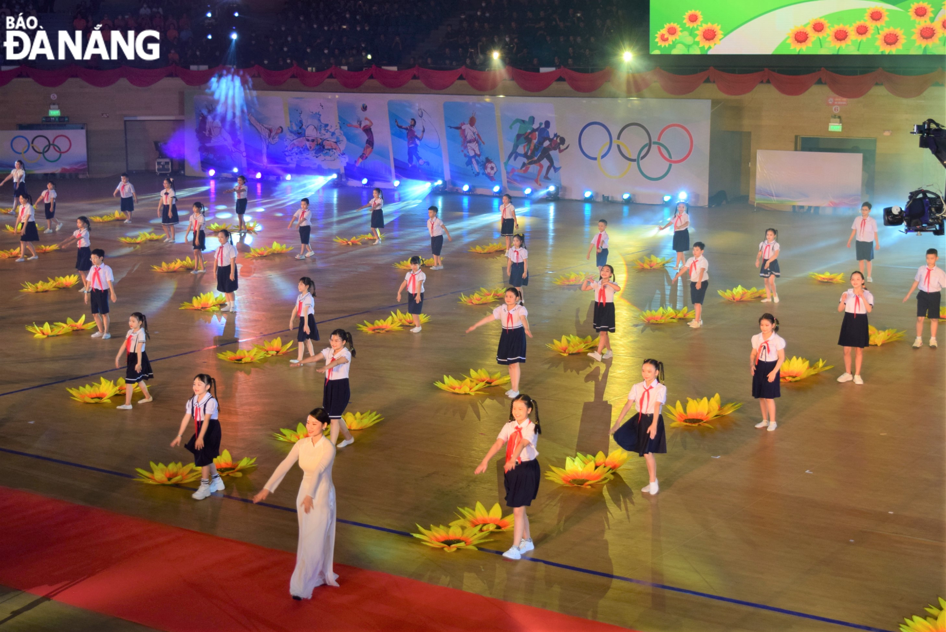 Local pupils performing a flash mob at the opening ceremony. Photo: P.N