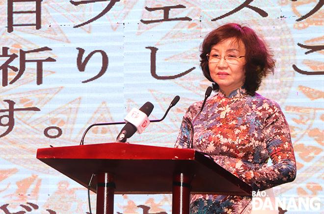 Phó Chủ tịch UBND thành phố Ngô Thị Kim Yến phát biểu tại lễ hội. Ảnh: XUÂN DŨNG