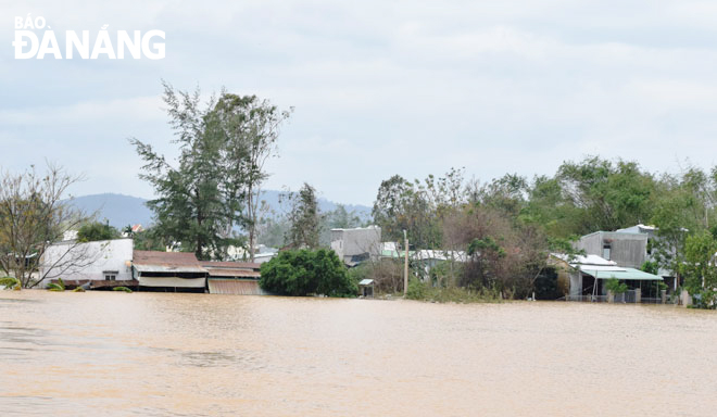 Floods occurrence has tended to increase  in Central Viet Nam in recent years. IN THE PHOTO:  The La Bong Village, Hoa Tien Commune, Hoa Vang District, Da Nang, was in deep water after heavy rain lashed the city on October 18, 2021. Photo: HOANG HIEP