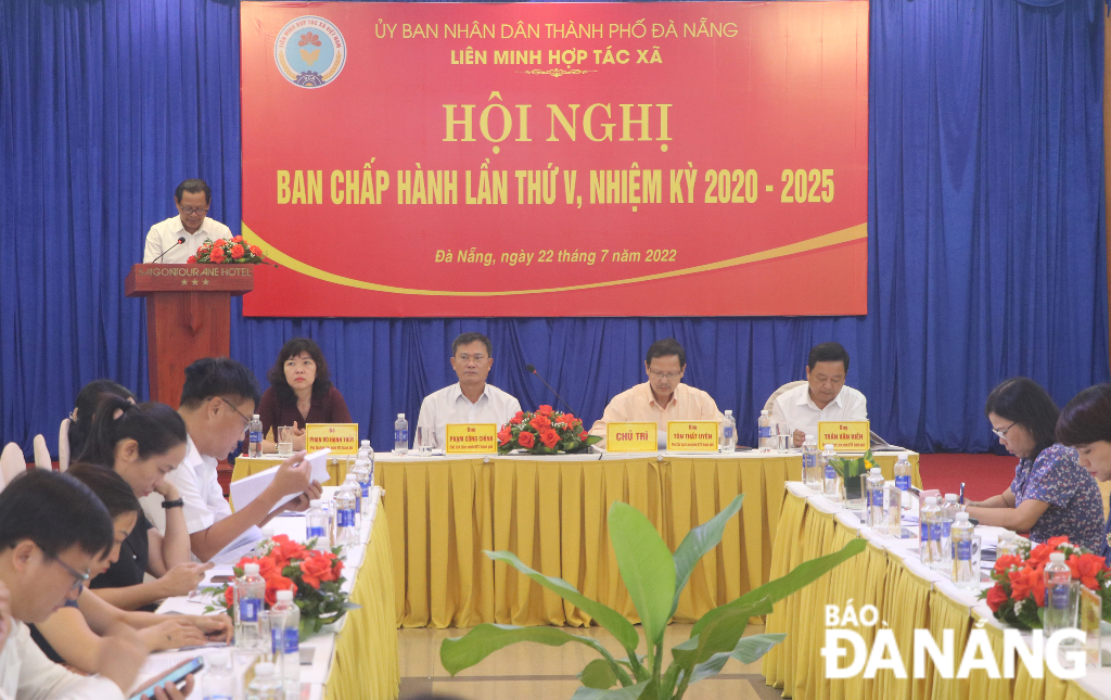 Liên minh Hợp tác xã thành phố tổ chức hội nghị Ban Chấp hành Liên minh Hợp tác xã thành phố lần thứ 5, nhiệm kỳ 2020-2025 trong chiều 22-7. Ảnh: VĂN HOÀNG