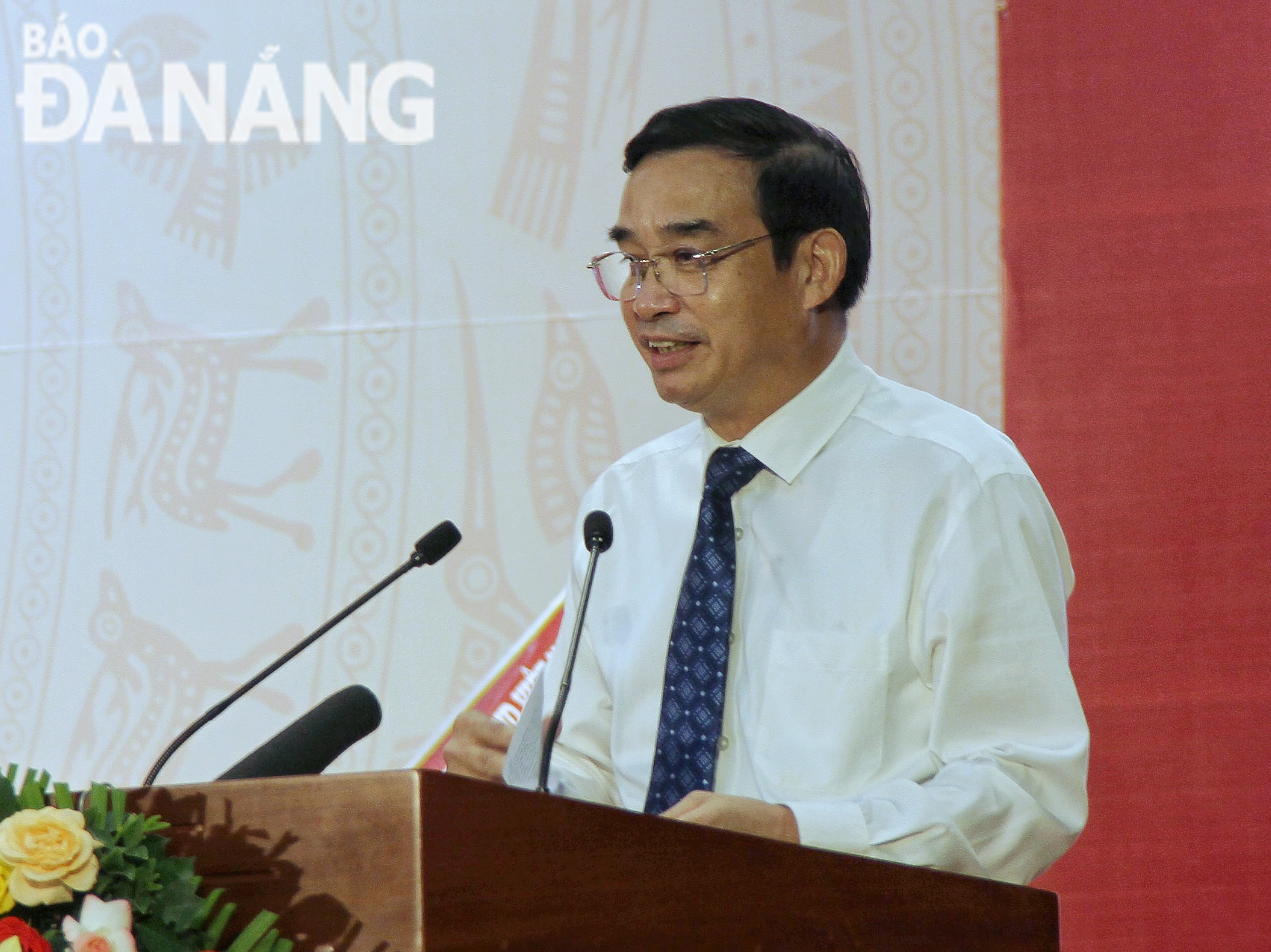 Chủ tịch UBND thành phố Lê Trung Chinh phát biểu tại buổi lễ. Ảnh: L.P