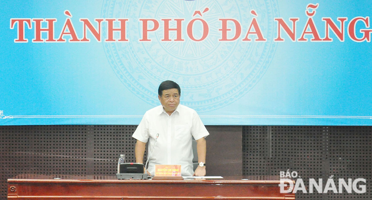 Bộ trưởng Bộ KH&ĐT Nguyễn Chí Dũng, Tổ trưởng tổ công tác số 5 của Thủ tướng Chính phủ phát biểu tại buổi làm việc. Ảnh: PHƯƠNG UYÊN