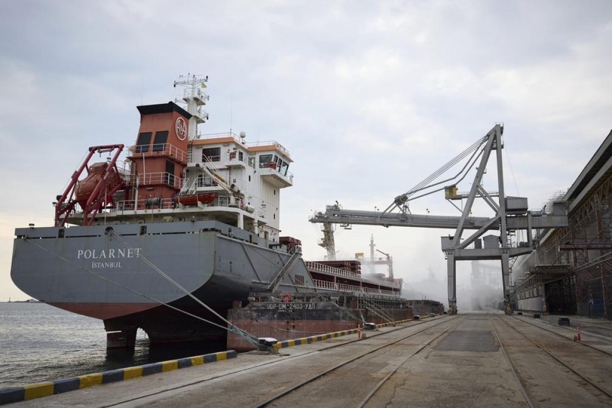 Chuyến tàu đầu tiên chở ngũ cốc Ukraine rời cảng Odessa