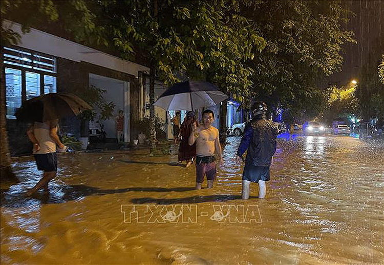 Thời tiết ngày 6-8: Bắc Bộ, Tây Nguyên và Nam Bộ có mưa to đến rất to