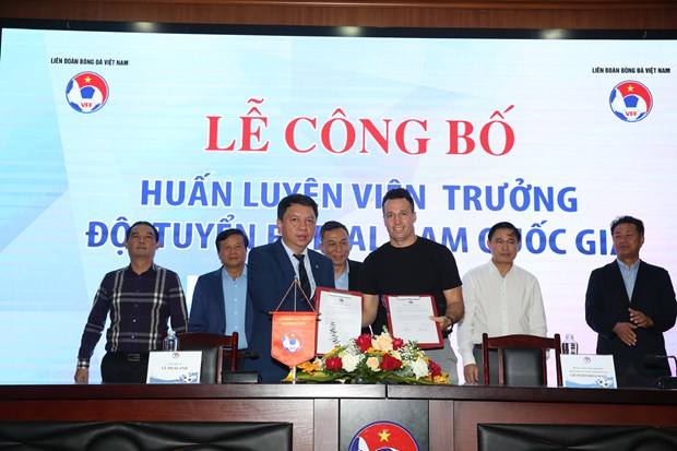 Tân HLV đội tuyển Futsal Việt Nam từng vô địch World Cup và Nam Mỹ