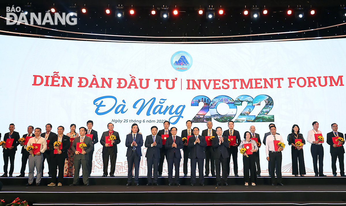 Hỗ trợ các thủ tục cần thiết để triển khai các dự án đầu tư tại Diễn đàn Đà Nẵng 2022