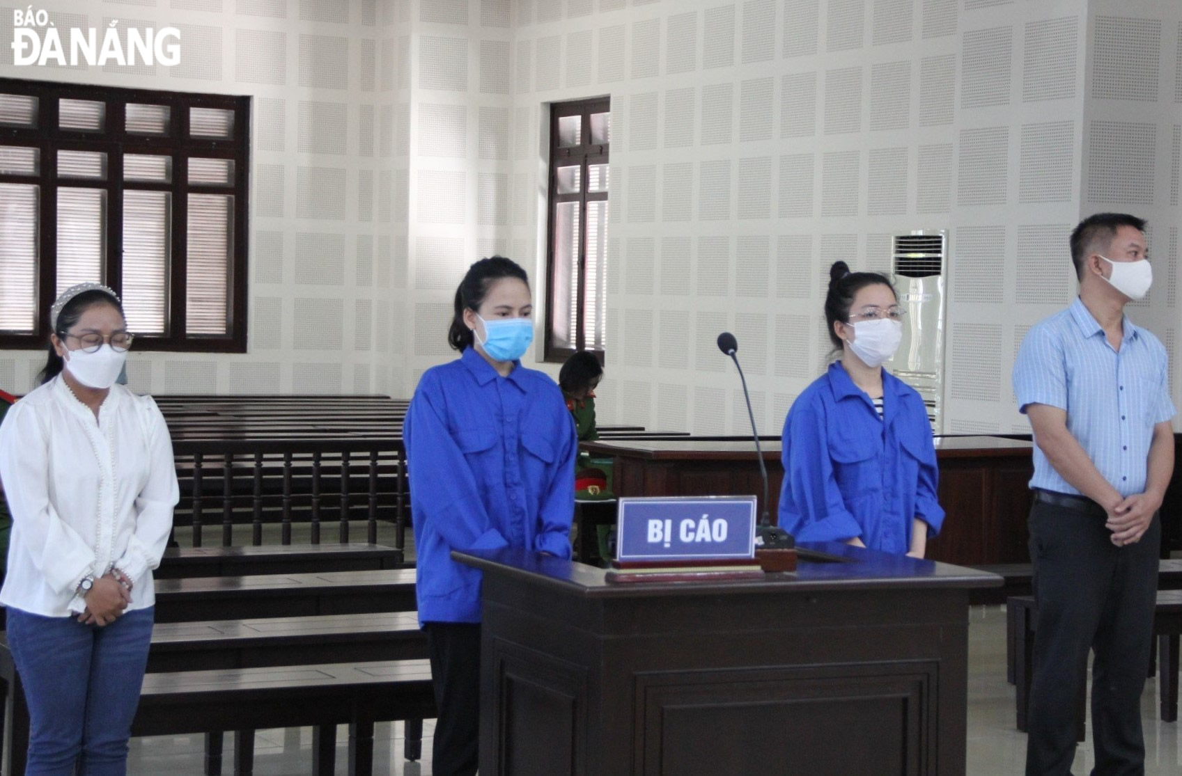 Lãnh án vì tổ chức cho người khác nhập cảnh trái phép vào Việt Nam
