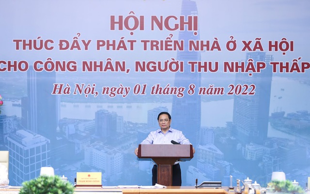 Thủ tướng Phạm Minh Chính phát biểu, bày tỏ mong muốn sau hội nghị sẽ có chuyển biến thực sự về vấn đề nhà ở cho công nhân, người thu nhập thấp. Ảnh: VGP/NHẬT BẮC