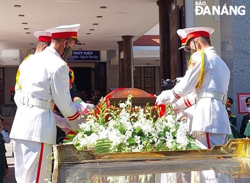 Thi hài Anh hùng lực lượng vũ trang nhân dân Kostas Nguyễn Văn Lập được đưa về Việt Nam, quàn tại nhà tang lễ Quân Khu 5. Ảnh: L.H