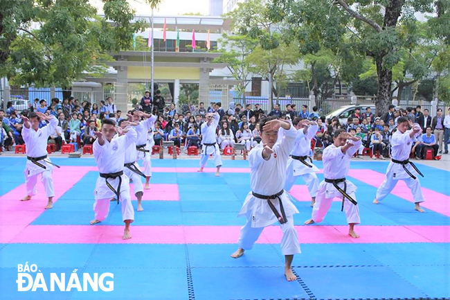 Nhờ sự quan tâm, đầu tư của các đơn vị, địa phương, phong trào karate trên địa bàn thành phố từng bước phát triển mạnh. Ảnh: P.N