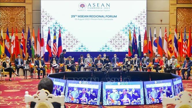 Các đại biểu dự Diễn đàn Khu vực ASEAN (ARF) lần thứ 29 tại Phnom Penh, Campuchia. Ảnh: TTXVN