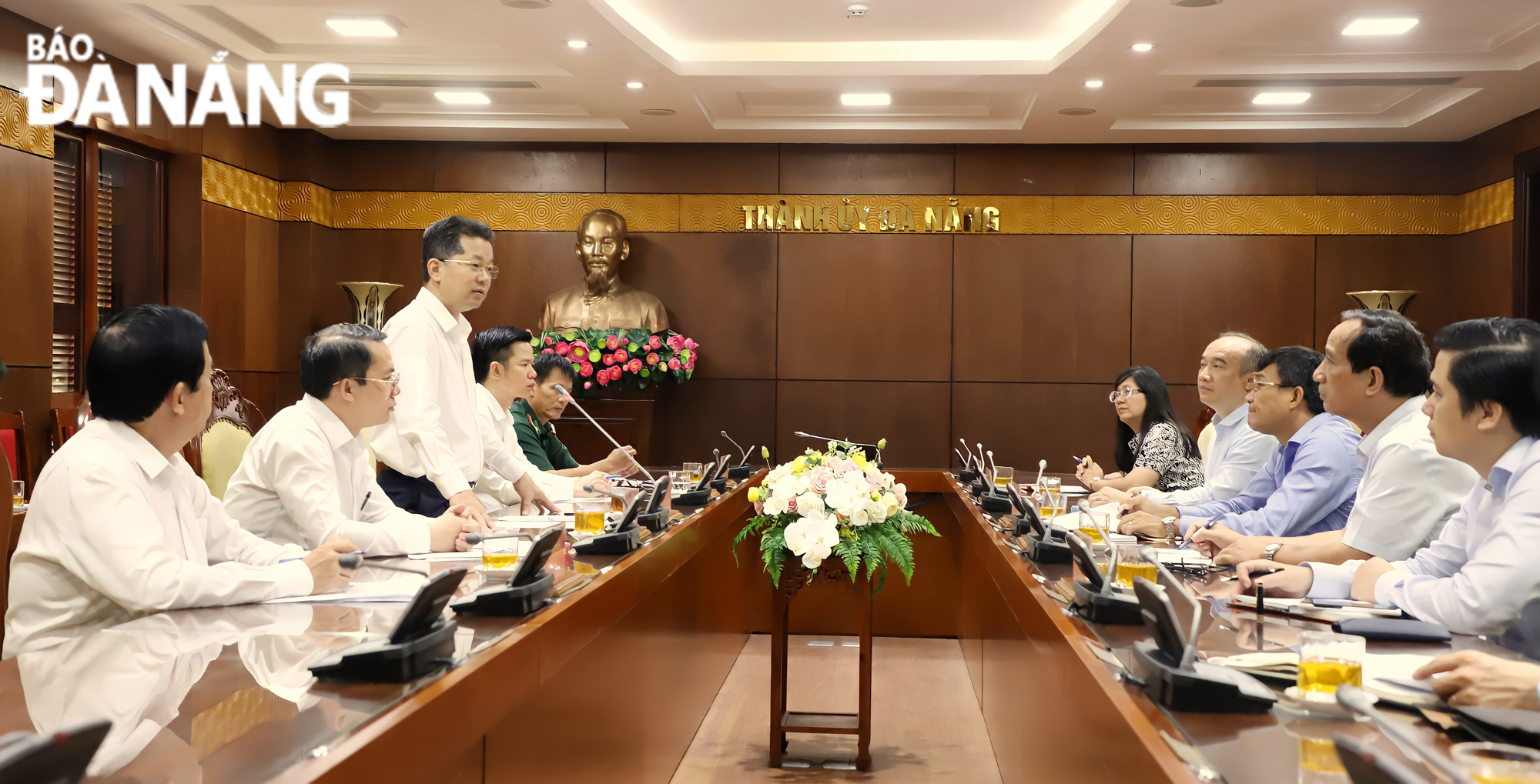 Da Nang Party Committee Secretary Nguyen Van Quang speaking at the event