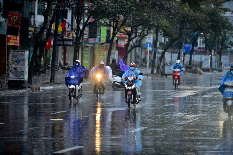 Bắc Bộ, Thanh Hóa và Nghệ An mưa rào và dông.