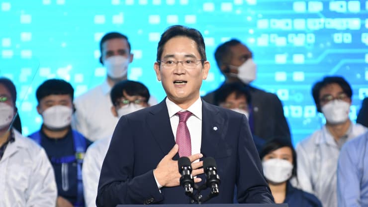 Phó Chủ tịch Samsung Electronics Lee Jae-yong phát biểu trong chuyến thăm Hàn Quốc của Tổng thống Mỹ Joe Biden vào ngày 20-5 tại Pyeongtaek. Ảnh: Getty Images