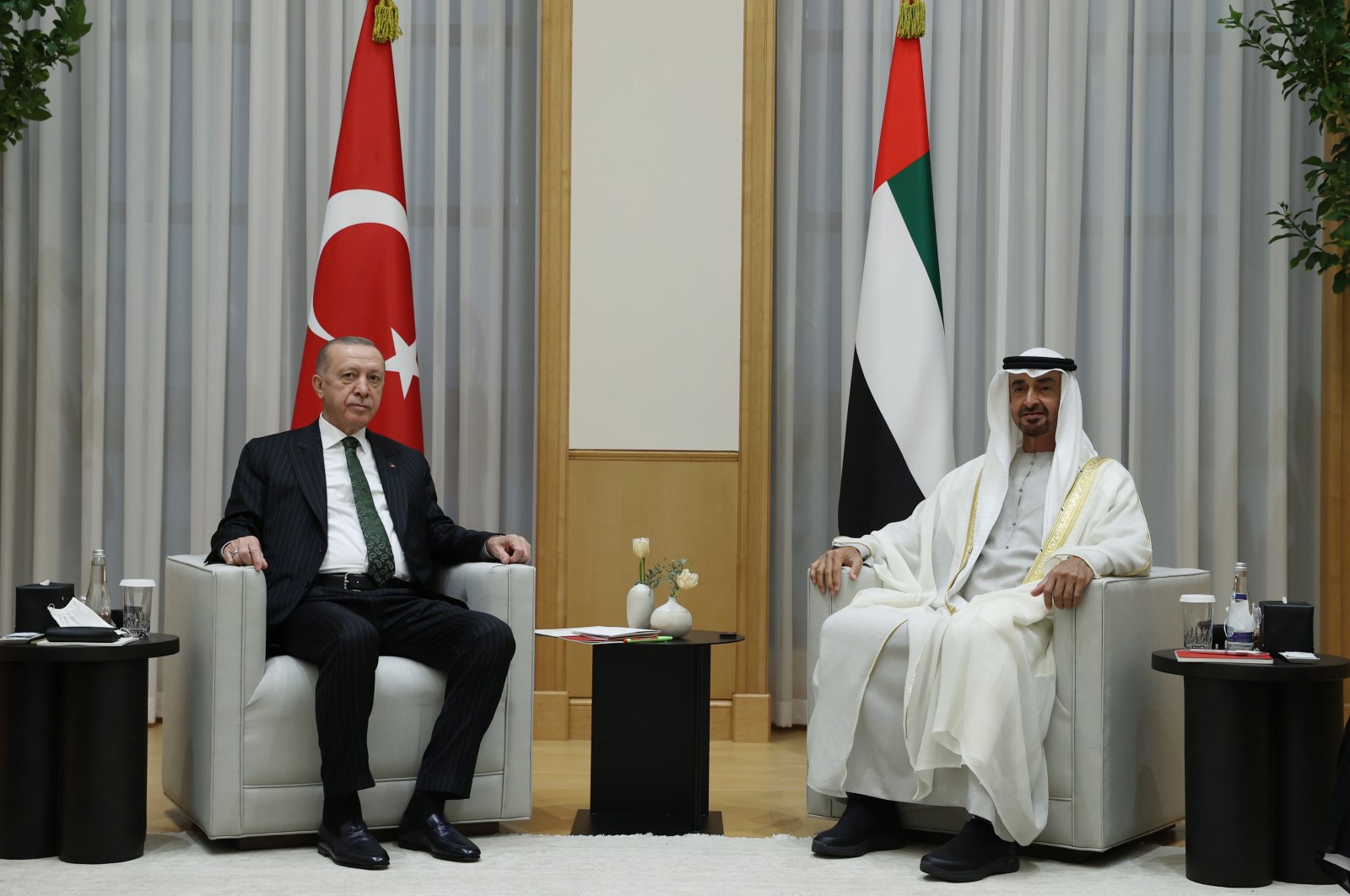 Tổng thống Erdoğan gặp Thái tử UAE Abu Dhabi Sheikh Mohammed bin Zayed Al Nahyan ngày 14-2-2022. Ảnh: EPA