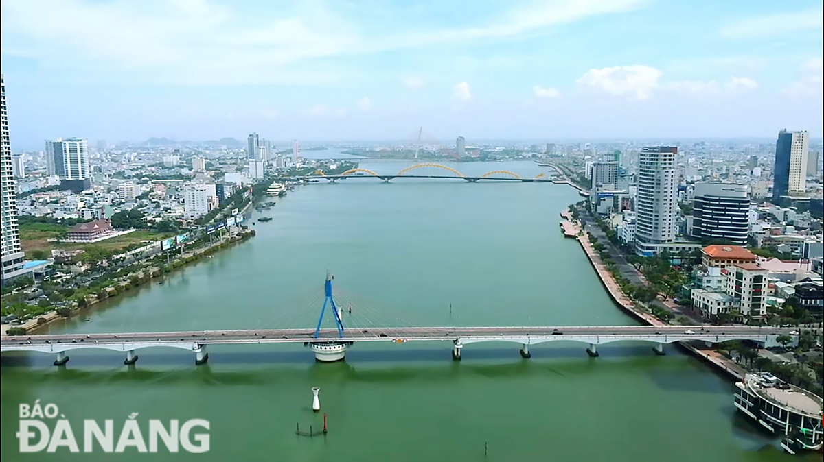 An overview of the Han River Bridge. Photo: THANH LAN