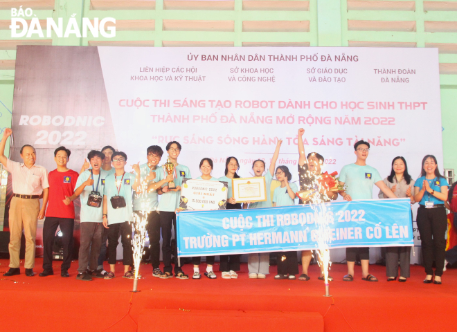 Hermann Enchantix team won the first prize, August 14, 2022. Photo: Ngoc Quoc