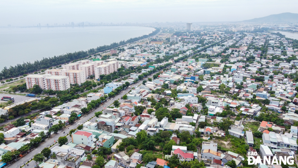  The appearance of Lien Chieu urban area today is spacious and modern after 25 years of establishment and development. The coastal residential areas are located on the axis of Nguyen Tat Thanh and Kinh Duong Vuong streets.