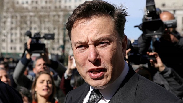 Elon Musk gây bất ngờ khi tuyên bố mua lại Mancheser United. (Nguồn: Getty Images)