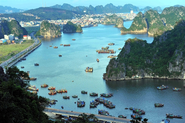 Ha Long Bay is blessed with a spectacular emerald beauty. VNA/VNS Photo Minh Đức