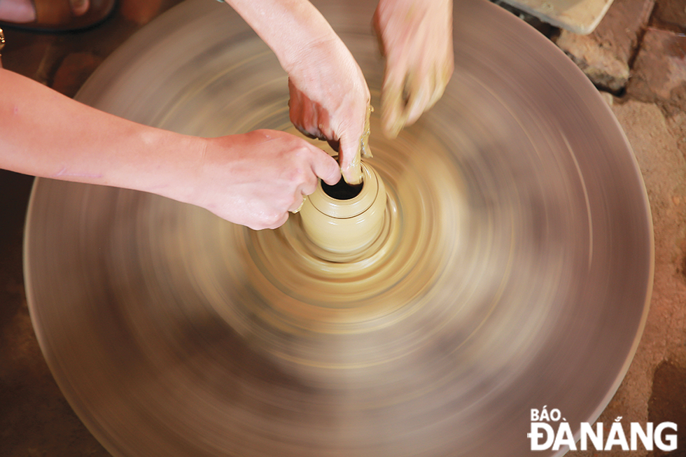 Visitors to the village can experience the process of making handmade pottery