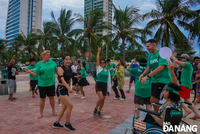 Dork Dancing is a free dance movement and mental health advocacy campaign where celebration and activism meet to end mental health stigma, illness and inequity for happier and healthier brains. The Dork Dancing in Da Nang was founded by Ethan Levy when he was stuck in the city because of COVID-19.