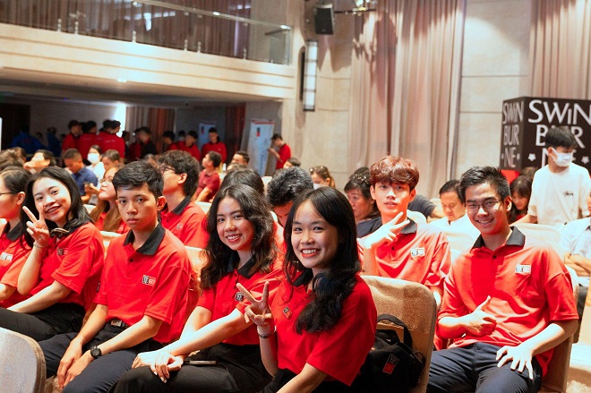 Sinh viên Swinburne Việt Nam tại buổi lễ khai giảng.