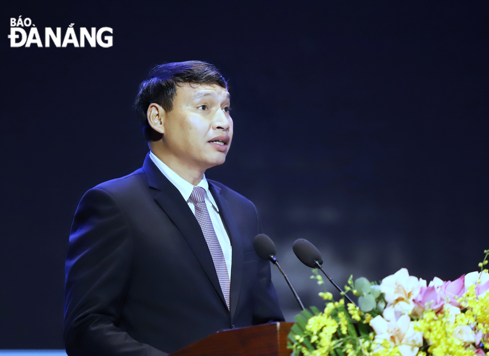 Municipal People's Committee Vice Chairman Ho Ky Minh delivering his speech at the ceremony on Wednesday