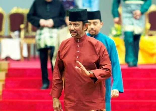 Quốc vương Brunei Bolkiah trở thành người tại vị lâu nhất thế giới