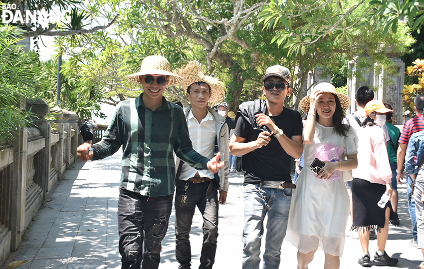 The Marble Mountains special national scenic site is always one of the top choices of many tourists when coming to Da Nang.