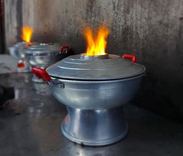 Islet pot, a feature of the culinary culture of southern Vietnam. — Photo thannien.vn