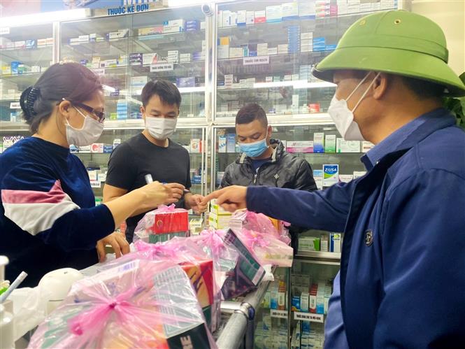 Công điện của Thủ tướng Chính phủ chỉ đạo bảo đảm thuốc, trang thiết bị y tế để phục vụ công tác khám bệnh, chữa bệnh. Ảnh: TTXVN