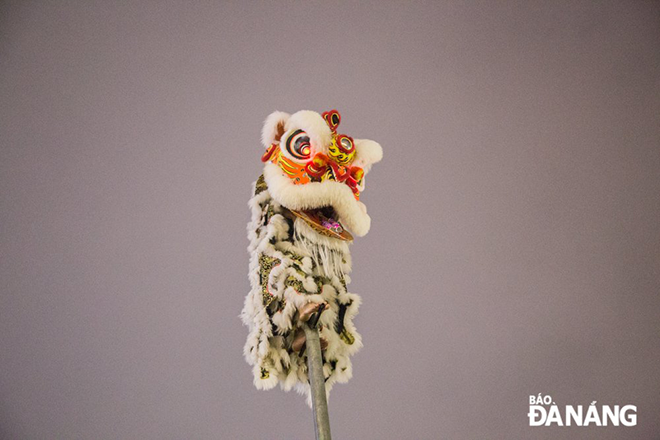 Lion dance teams always pay special attention to performance costumes and techniques, aiming for bringing more creative and unique performances to audience