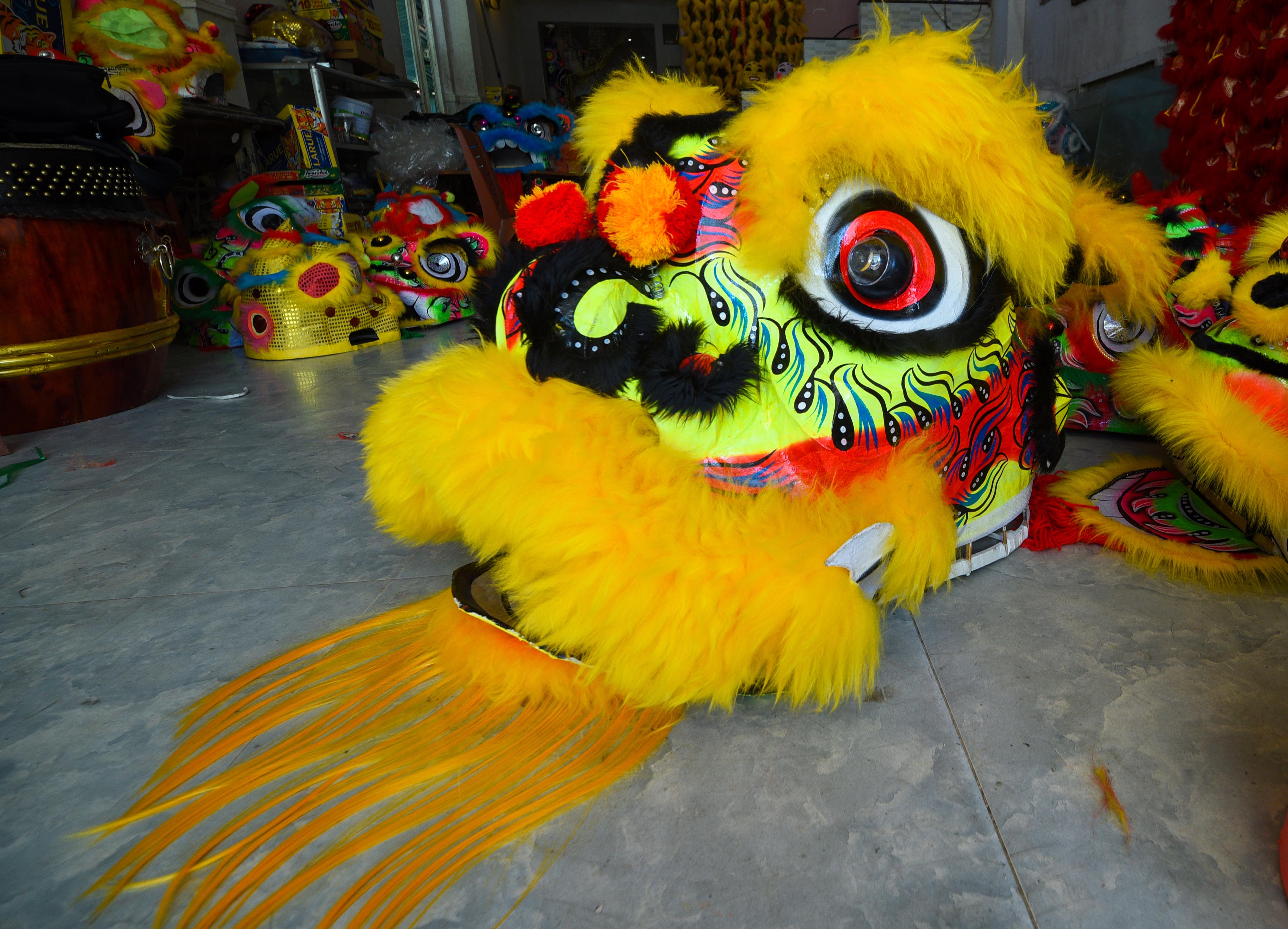 A large lion head is produced at the Mai Vang factory.