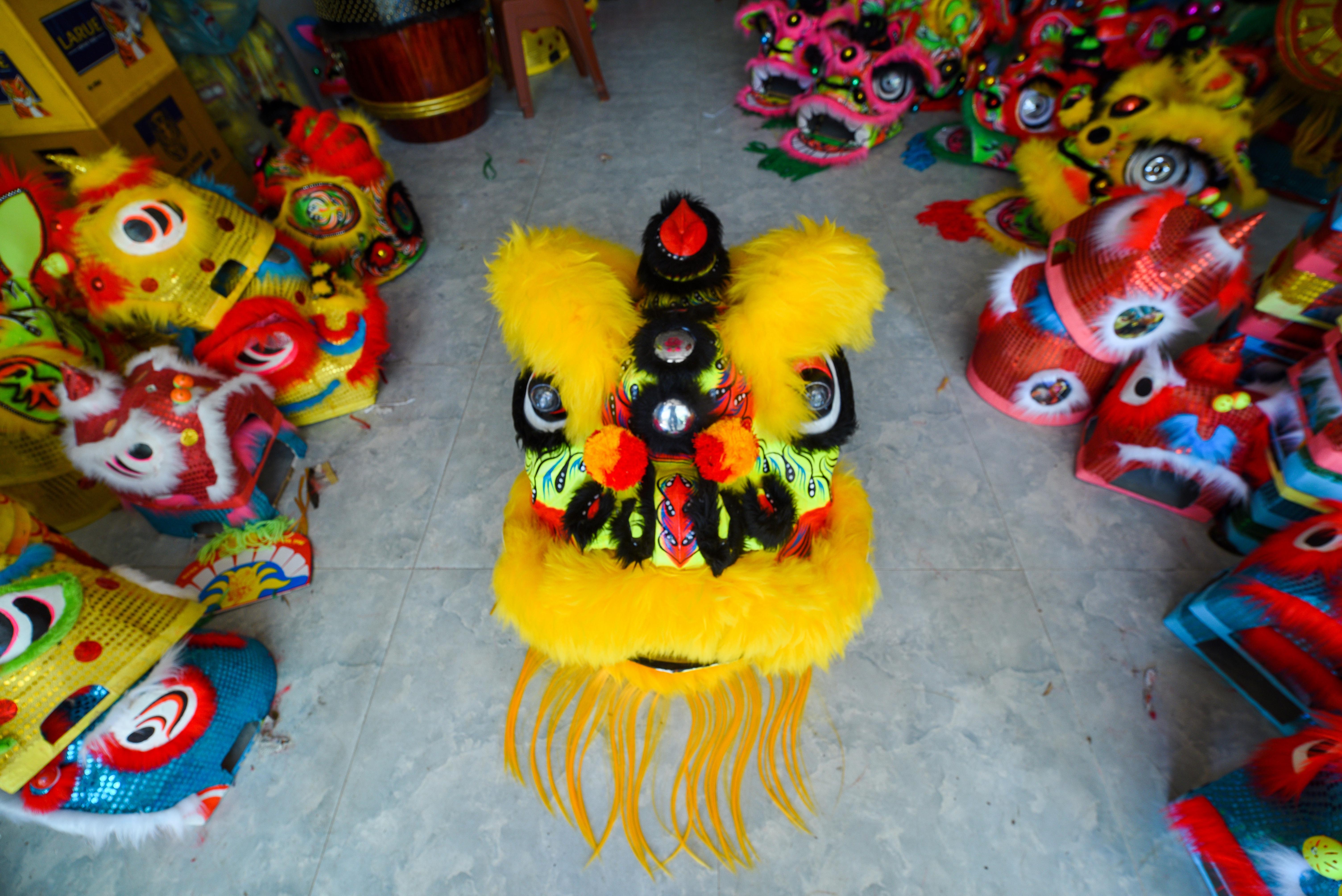  Hundreds of finished lion heads are seen at the house of Mr. Mai Van Vang, located at 124/2 Tran Thi Ly, Dong Thanh Village, Dien Minh Commune, Dien Ban Town, Quang Nam Province.