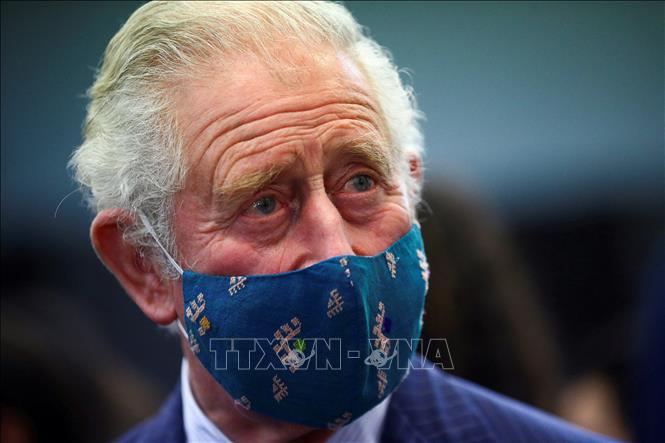 Thái tử Charles thăm một cơ sở y tế ở London, Anh, ngày 14/12/2021. Ảnh tư liệu: AFP/TTXVN