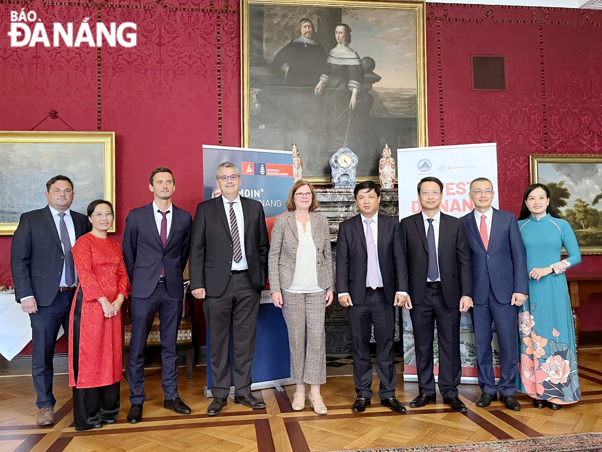 The Da Nang delegation visited and worked with the Bremen State Government Agency, Germany. Photo: PV