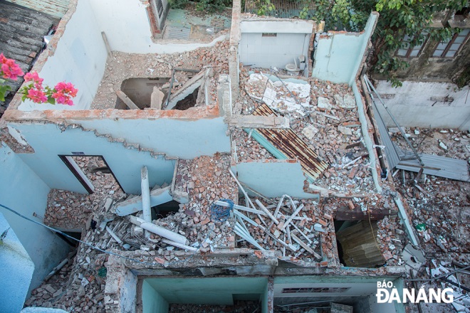 The area for seafood stalls and the Han Market Management Boards Office are being demolished.