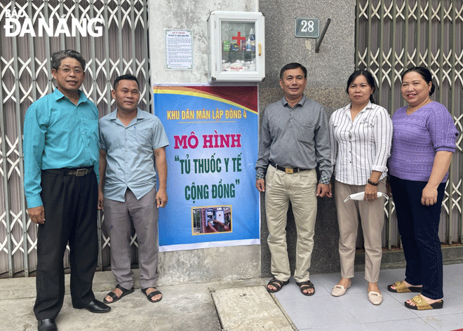 Mô hình “Tủ thuốc y tế cộng đồng” tại khu dân cư Mân Lập Đông 4, phường Mân Thái, quận Sơn Trà.  Ảnh: T. HUY