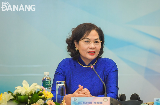 Governor of the State Bank of Viet Nam Nguyen Thi Hong speaking at the 21st EXCO conference. Photo: M.Q
