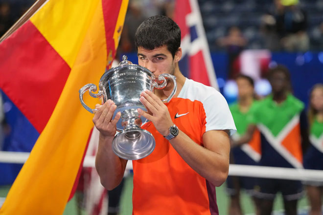Carlos Alcaraz với danh hiệu vô địch Mỹ mở rộng 2022. Ảnh: New York Times
