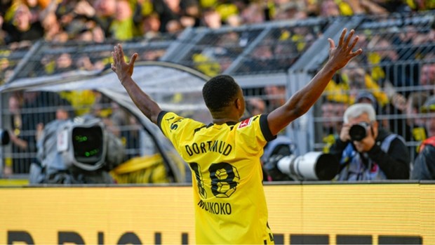 Moukoko đưa Dortmund tạm vươn lên ngôi đầu. (Nguồn: Getty Images)