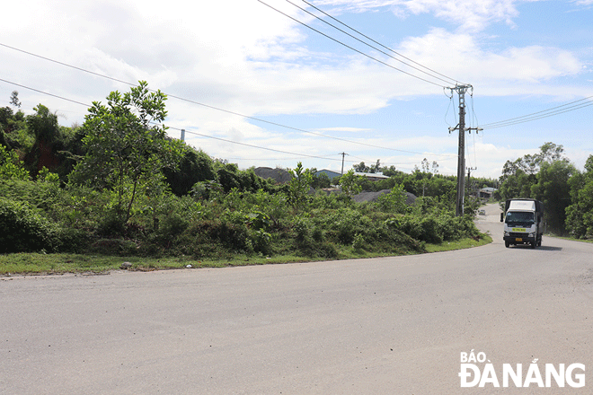 Many industrial zones and clusters are carrying out procedures and documents for site clearance. The Hoa Nhon IC in Hoa Vang District is facing problems in site clearance. Photo: KHANH HOA