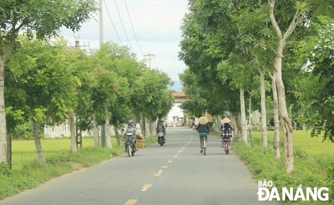 Một tuyến đường kiểu mẫu tại xã Hòa Nhơn (huyện Hòa Vang) được người dân chung tay xây dựng. Ảnh: H.L